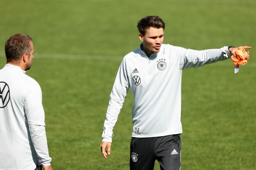 Danny Röhl soll neuer Trainer von Sheffield Wednesday werden.