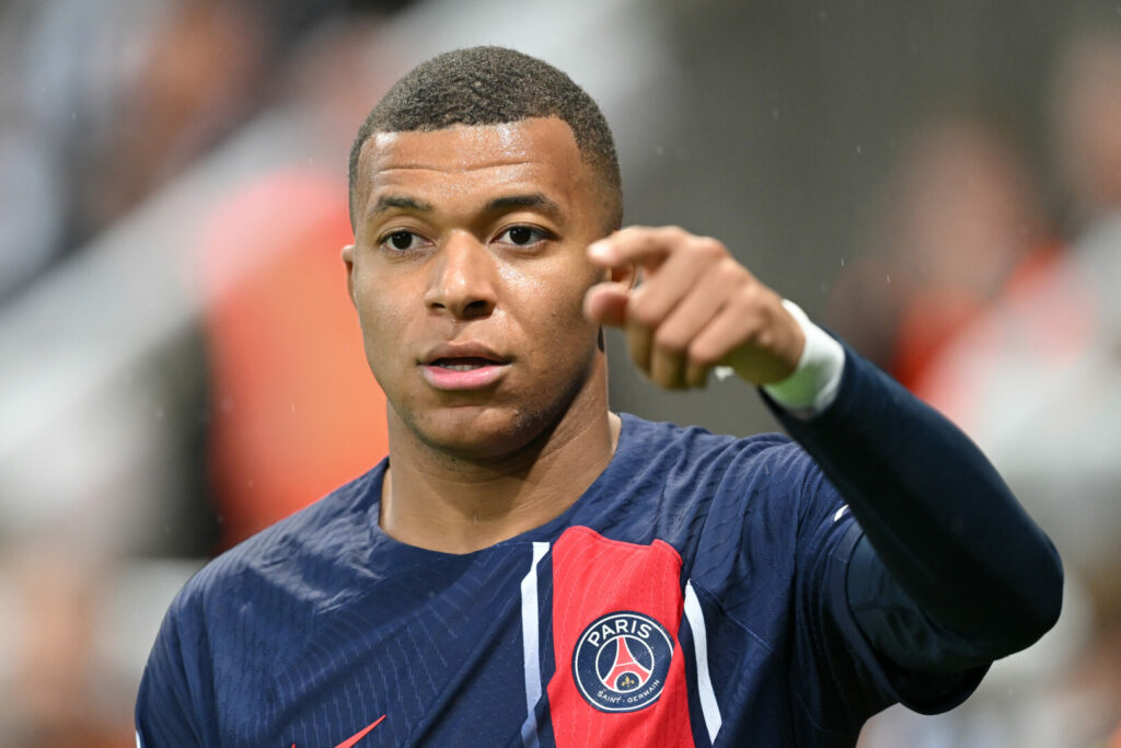 Was passiert im Sommer mit Kylian Mbappe.
