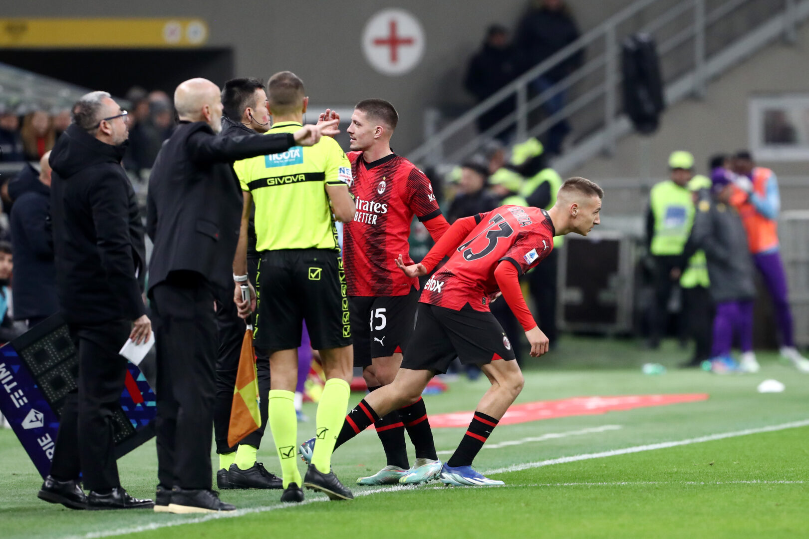 Milan feiert knappen Sieg gegen die Fiorentina – Youngster Camarda mit Rekord-Debüt!