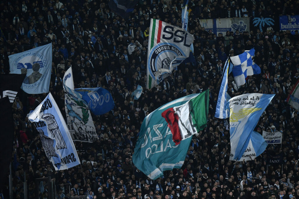 UEFA plant Strafe gegen Lazio-Fans. Alle Infos im 90PLUS-Ticker.