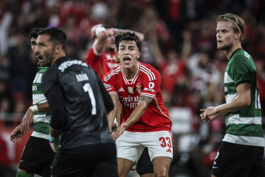 Benfica gewann das Derby de Lisboa gegen Sporting.