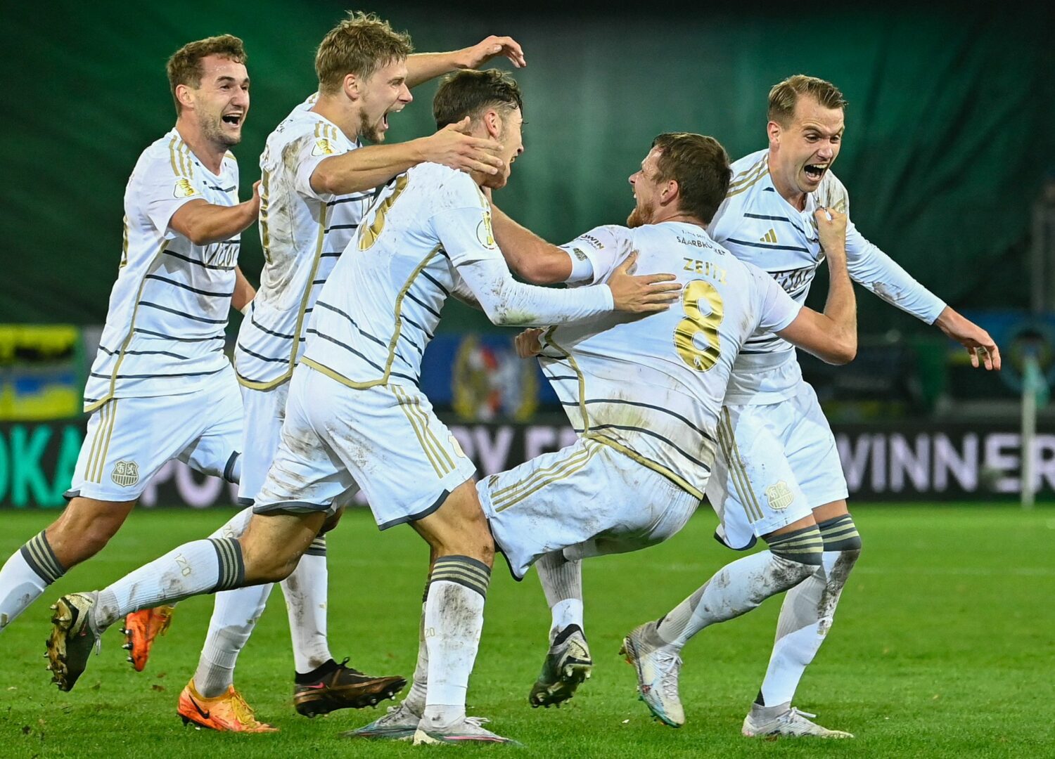 Der 1. FC Saarbrücken schlägt den FC Bayern im Pokal.