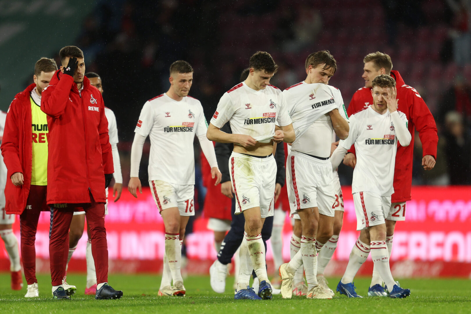 Am Tabellenende der Bundesliga gehts heiß her.