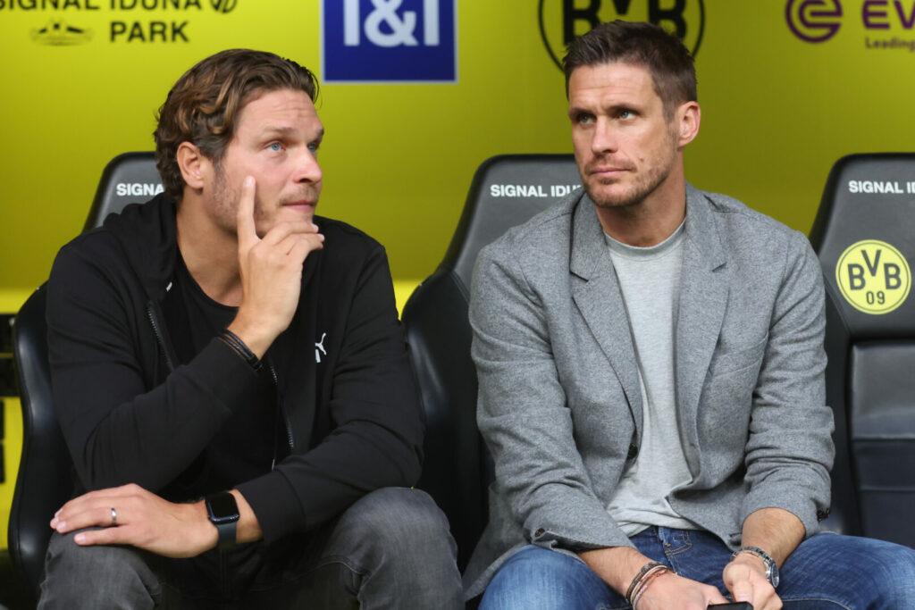 BVB-Sportdirektor Sebastian Kehl (r.).