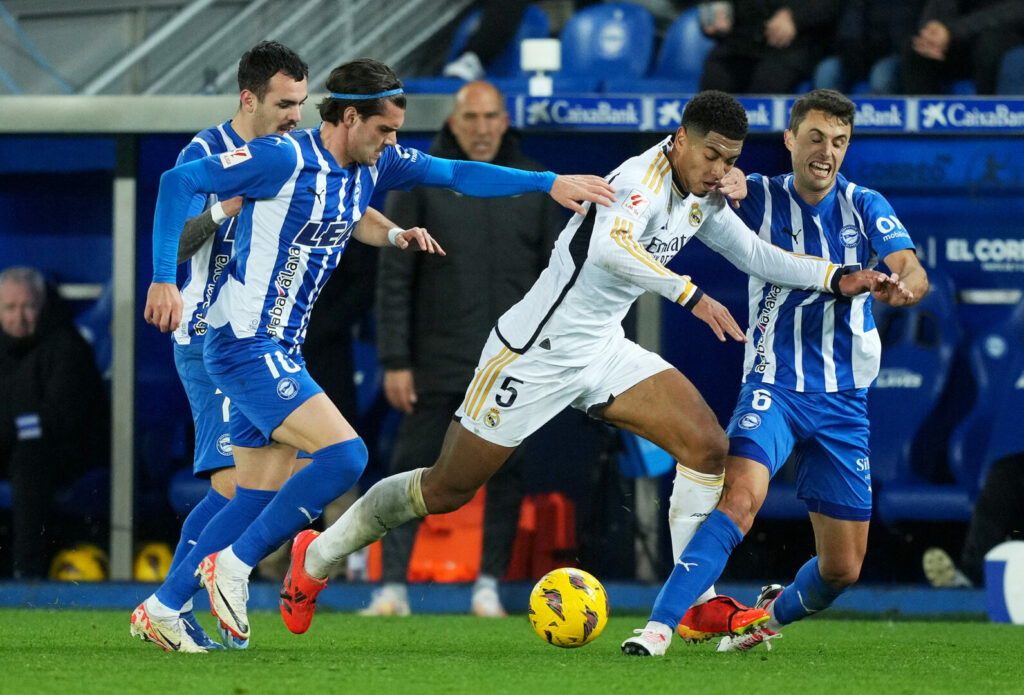 Real Madrid gewann bei Deportivo Alaves.