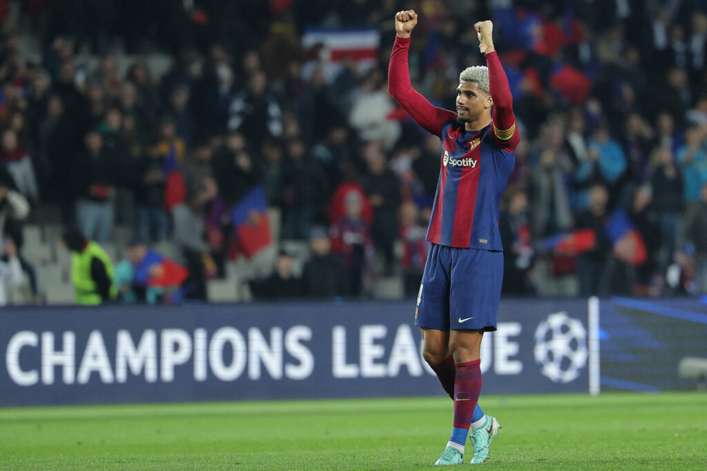 Ronald Araujo im Trikot von Barca.