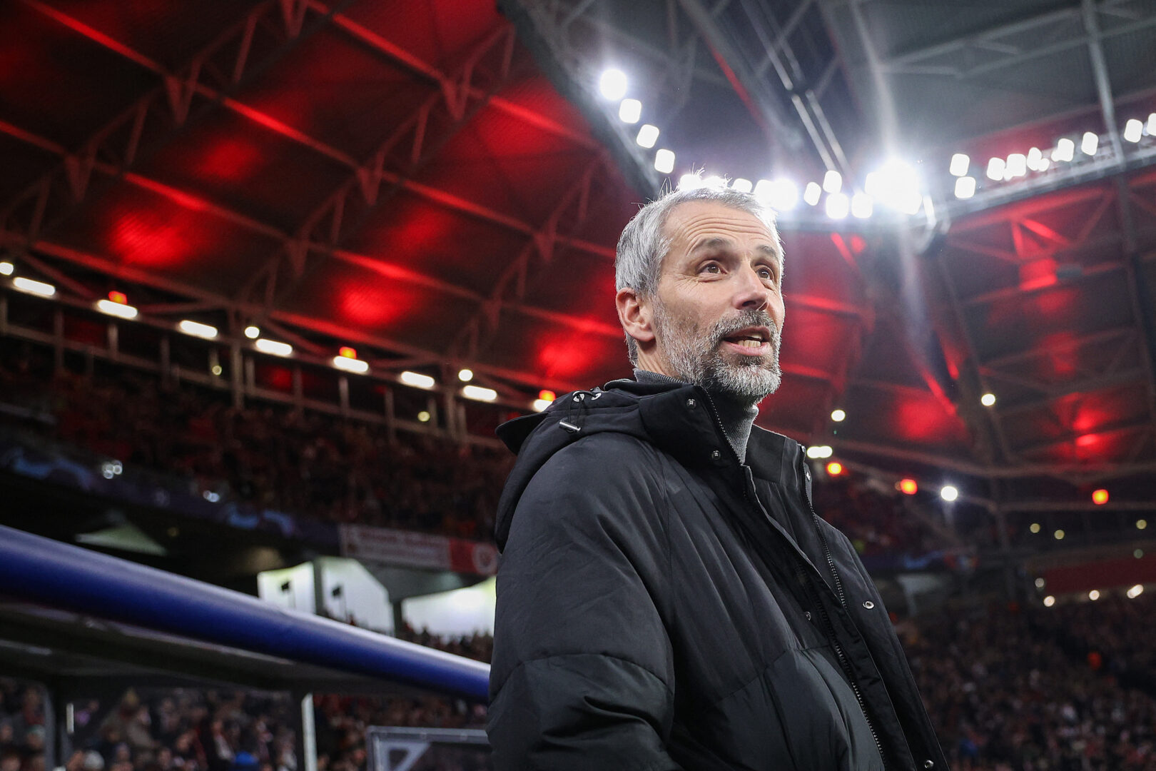 Marco Rose stellt seine Mannschaft um.