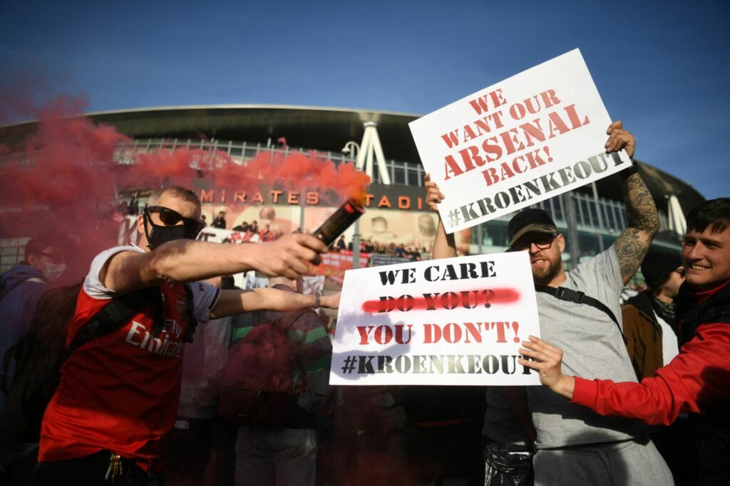 Die Fans protestieren gegen die Super League.