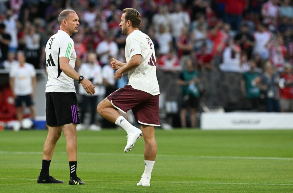Anthony Barry als Co-Trainer des FC Bayern.