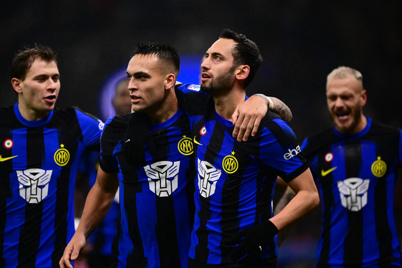 Drei Tore kurz vor der Pause: Inter überrollt Udinese Calcio!