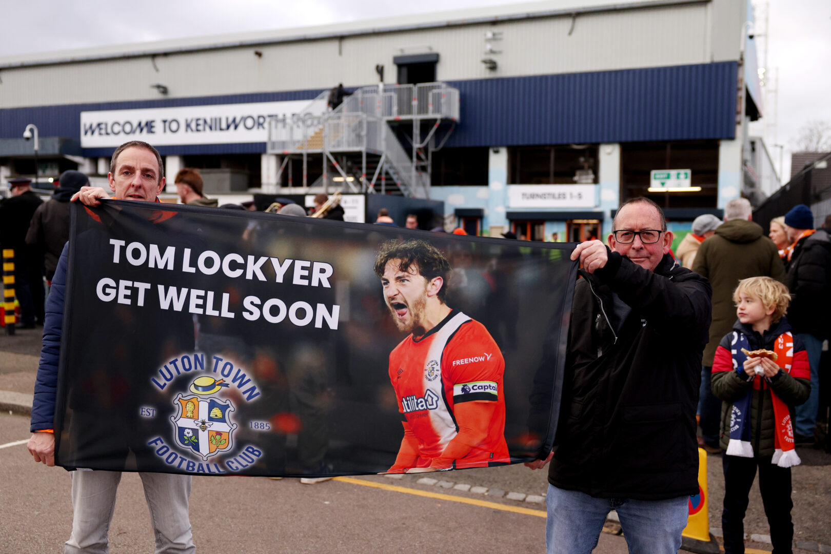 Nach Herzstillstand und Zusammenbruch: Luton-Verteidiger Lockyer liefert Update