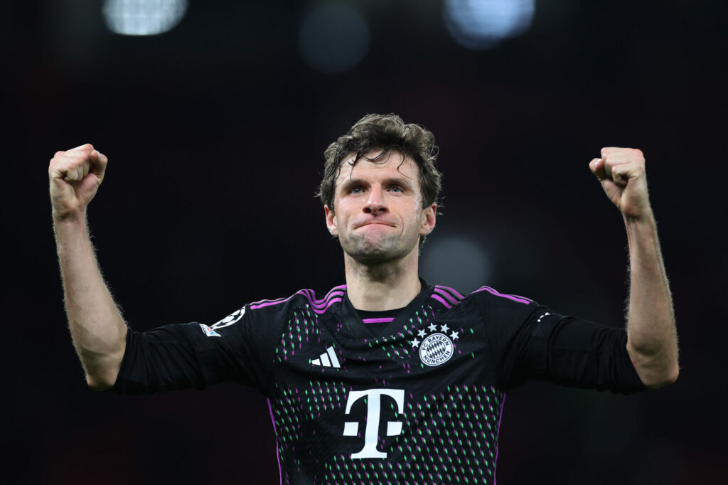 Thomas Müller verlängert seinen Vertrag beim FC Bayern.