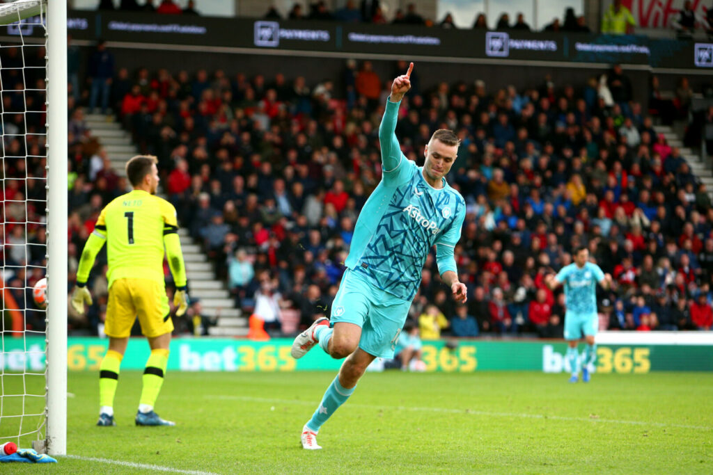 Lange hatte es sich angedeutet, nun ist der Deal perfekt. Die SGE leiht Saša Kalajdžić für ein halbes Jahr von den Wolverhampton Wanderers aus. Für den Sommer haben sich die Hessen zudem eine Kaufoption gesichert. 
