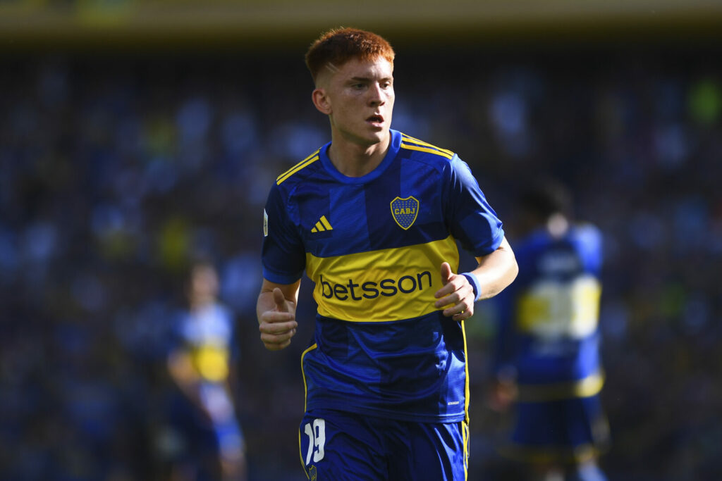 Valentin Barco im Trikot von Boca Juniors.
