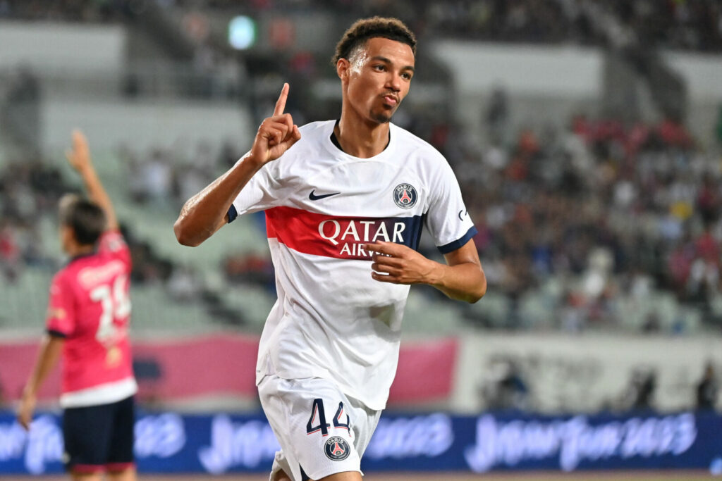 Hugo Ekitike kommt bei PSG in dieser Saison nur auf acht Einsatzminuten. (Photo by Kenta Harada/Getty Images)