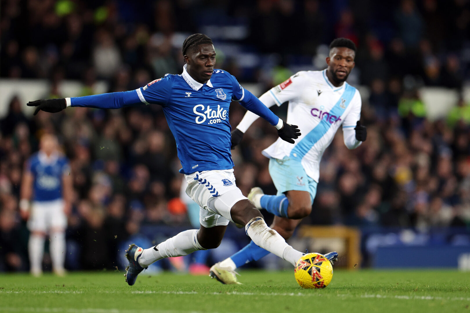 Ex-Bundesliga-Profi Amadou Onana im Newcastle-Fokus