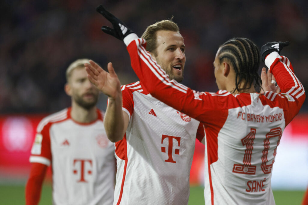 Im Nachholspiel des 13. Spieltags traf der FC Bayern in der heimischen Allianz Arena auf Union Berlin. Nach 90 intensiven Minuten setzte sich der deutsche Rekordmeister glanzlos, aber hochverdient mit 1:0 durch. 