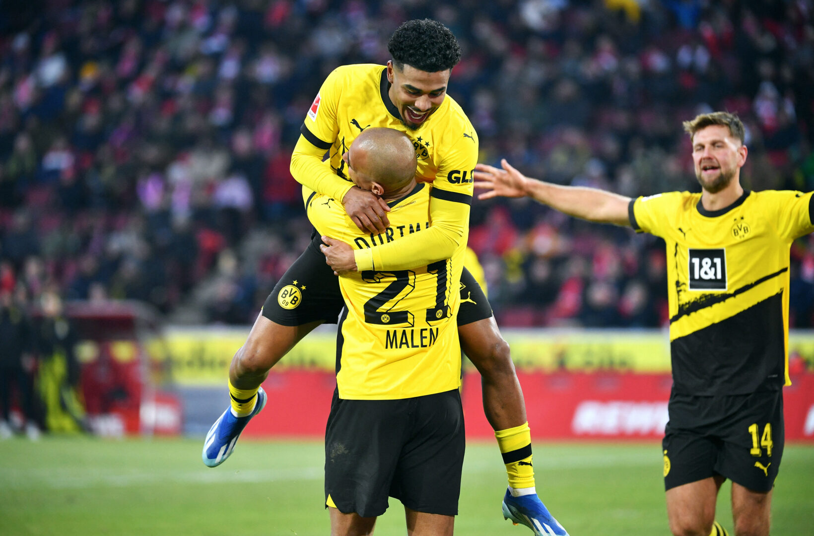 Bundesliga: Souveräner BVB-Sieg gegen den Effzeh – Last-Minute-Ausgleich im Derby!