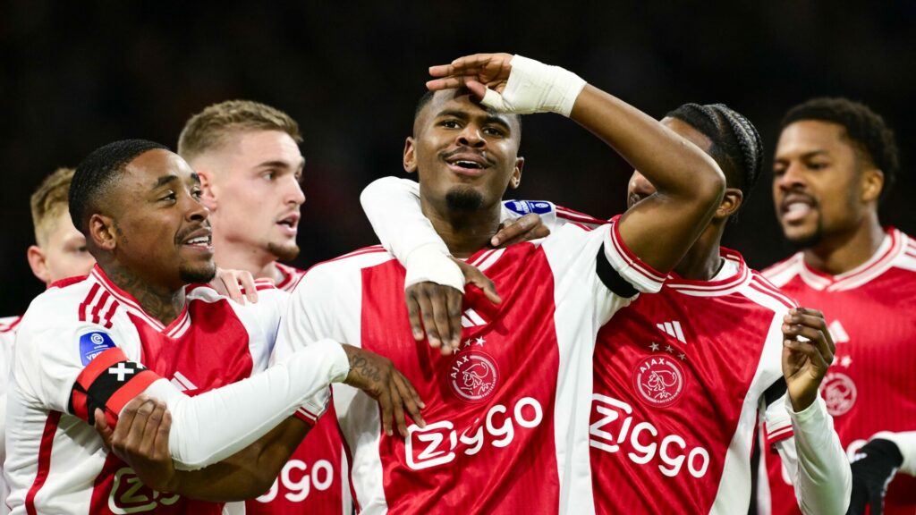 Der FC Arsenal ist unter Trainer Mikel Arteta zweifelsohne eines der spannendsten Fußball-Projekte in Europa. Mit Abwehr-Juwel Jorrel Hato vom AFC Ajax könnte ein weiteres Top-Talent zum Klub dazustoßen.