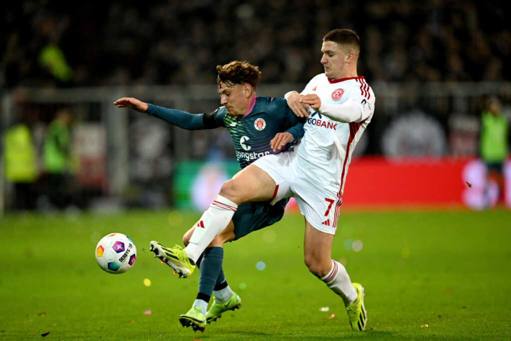 Im ersten Viertelfinale des DFB-Pokals empfing der FC St. Pauli zu Hause am Millerntor die Fortuna aus Düsseldorf. Erst vor drei Tagen trafen beide Mannschaften im Spitzenspiel der 2. Bundesliga aufeinander. Nach 120 kräftezehrenden Minuten setzte sich Fortuna Düsseldorf im Elfmeterschießen durch.
