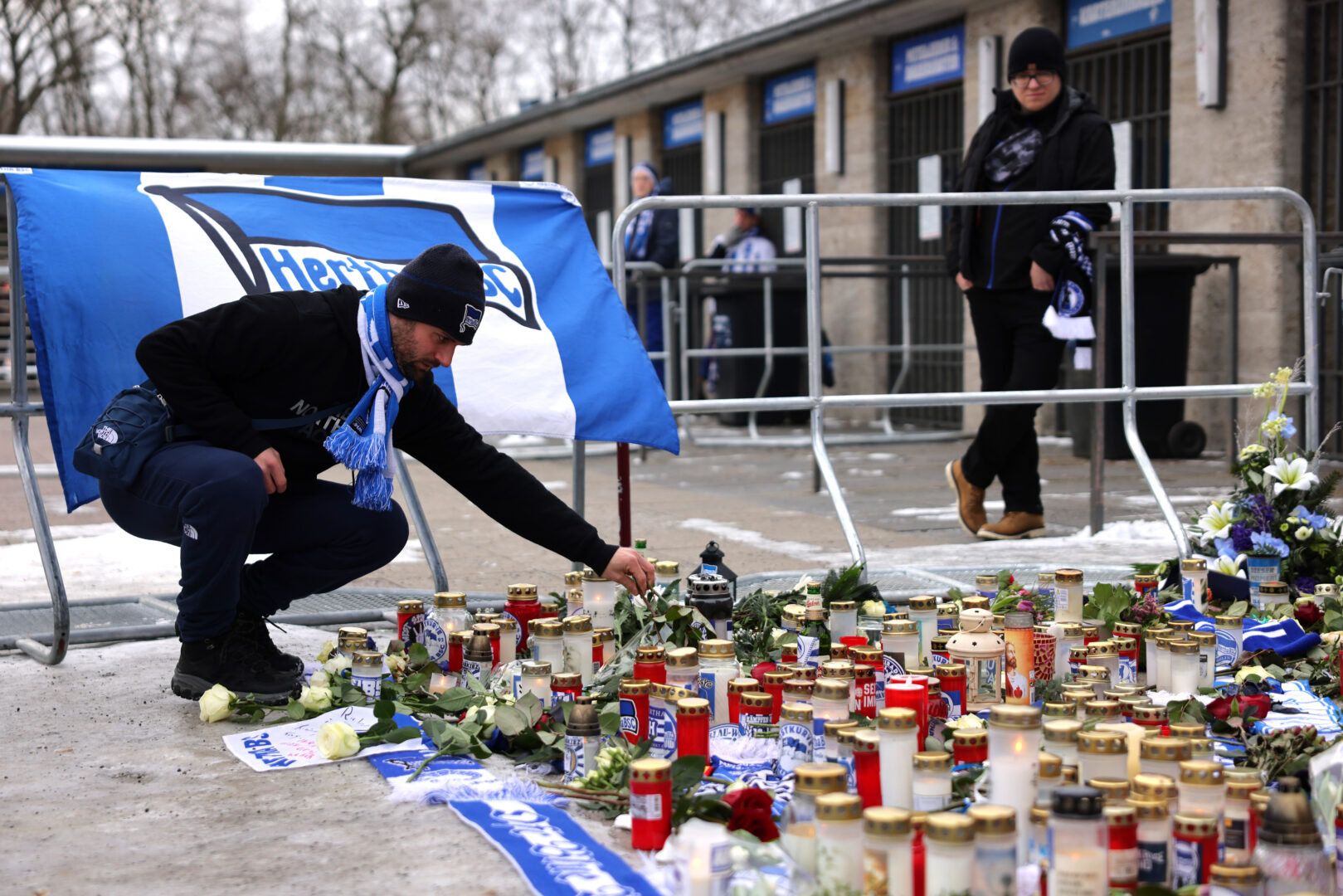 Tausende Fans verabschieden sich von Kay Bernstein.