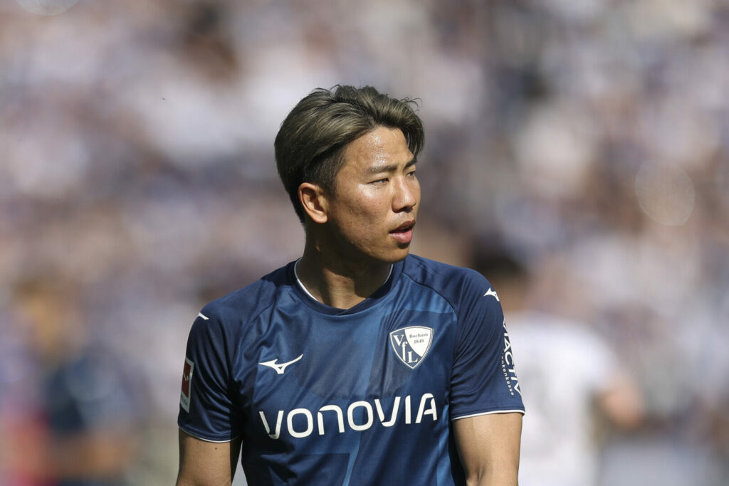 Wechselt Takuma Asano innterhalb der Bundesliga?