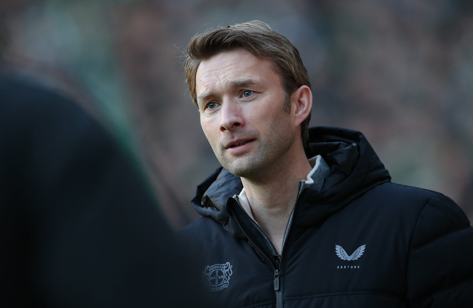 Geht Xabi Alonso nach der Saison oder bleibt er in Leverkusen? Diese Frage stellen sich Fußball-Fans bereits seit Monaten. Simon Rolfes sieht seinen Klub diesbezüglich aber in einer guten Position. 