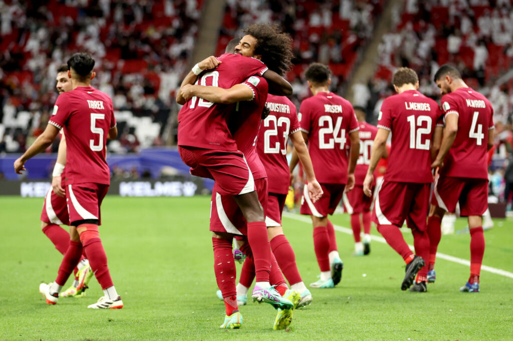 Katar zieht in die K.o.-Runde beim Asien-Cup ein.