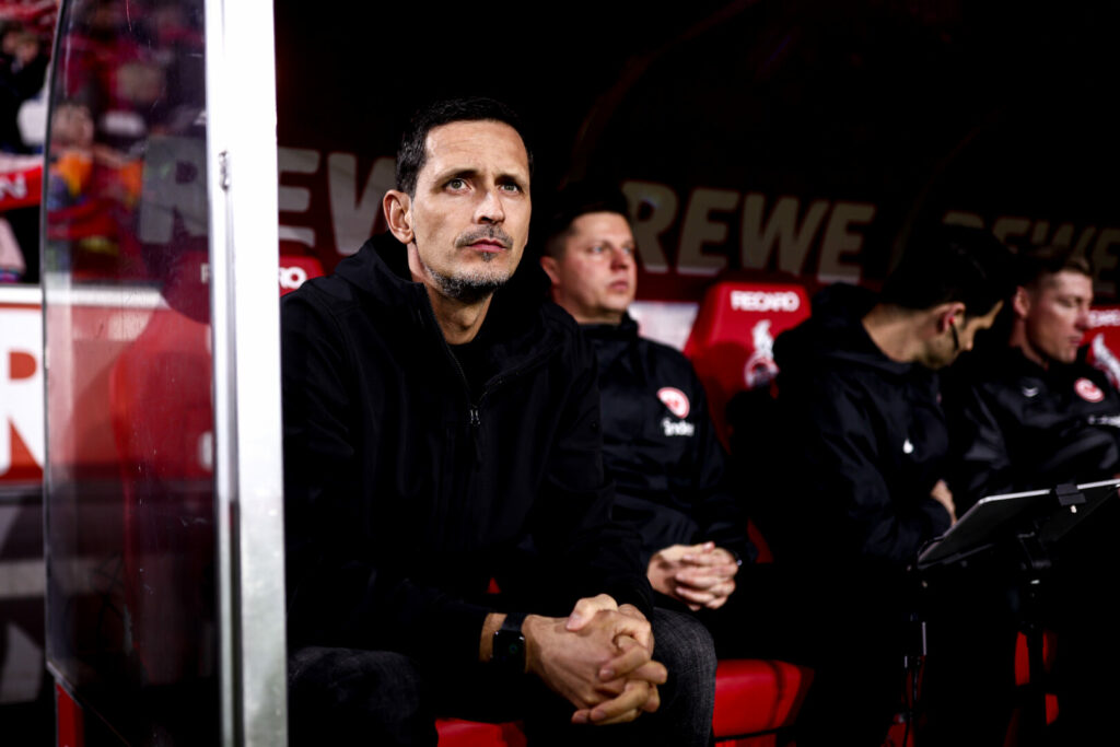 Eintracht Frankfurt: Dino Toppmöller verteidigt seine Mannschaft.