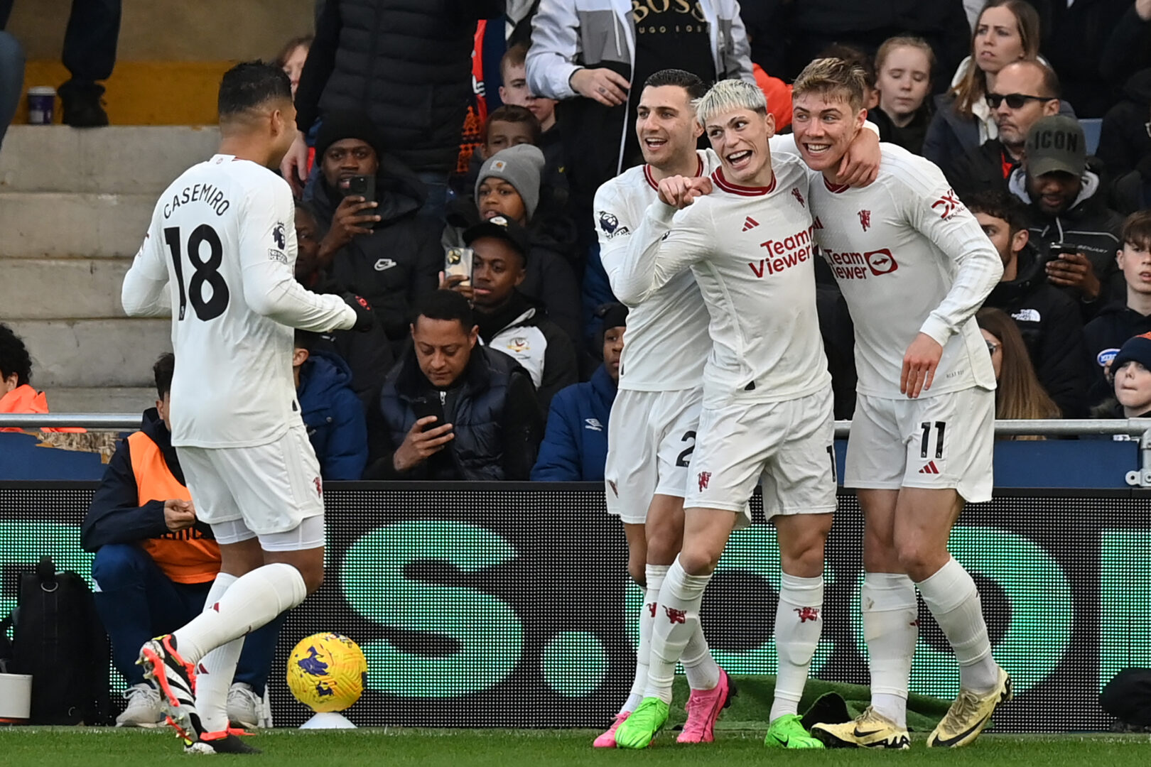 Premier League | Höjlund-Doppelpack! Manchester United ringt tapferes Luton Town nieder
