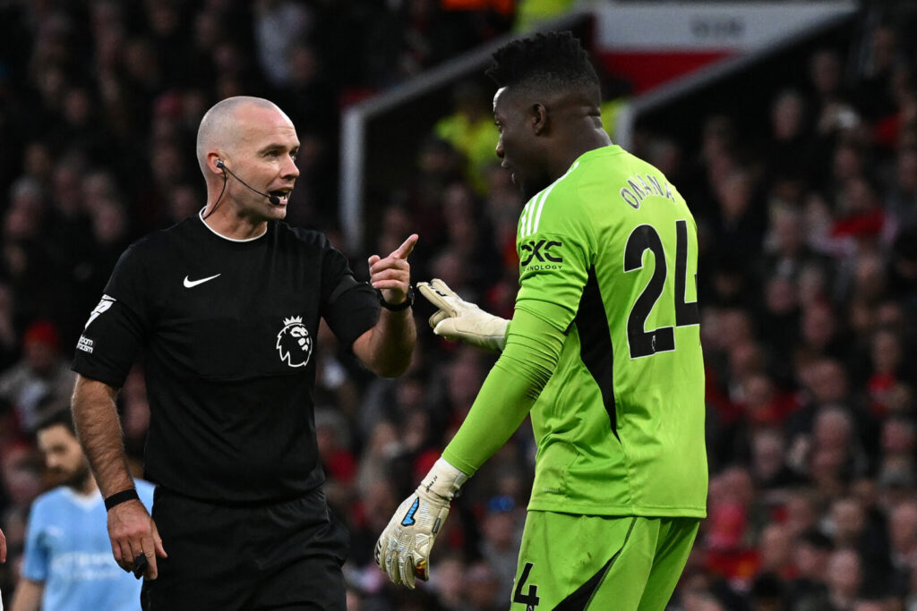 Torhüter könnten schon bald vorübergehend vom Platz gestellt werden. (Photo by PAUL ELLIS/AFP via Getty Images)
