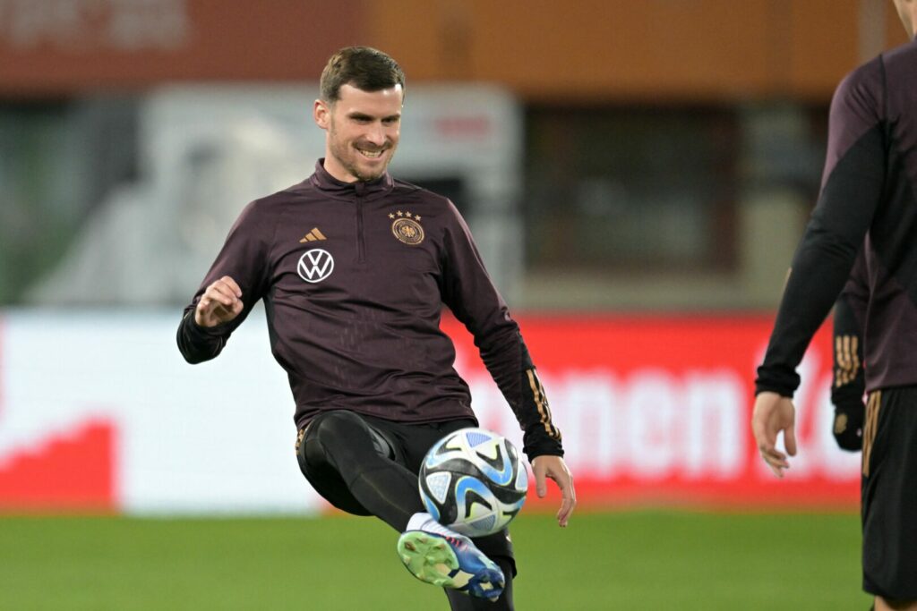 Spielt Pascal Groß neben Toni Kroos im Mittelfeld von Deutschland?