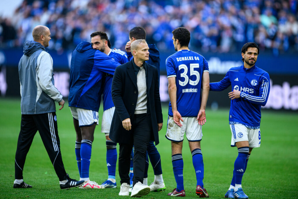 Schalke und Karel Geraerts unter Druck.