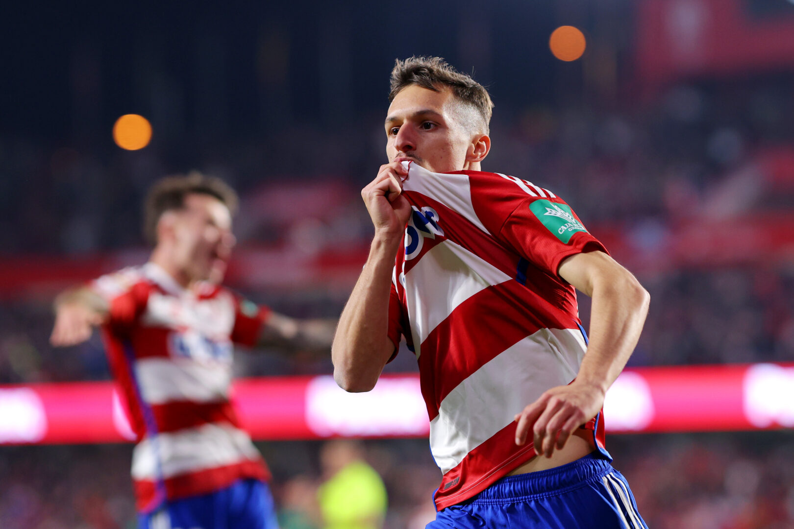 Offiziell: Der FC Bayern München verpflichtet Bryan Zaragoza vorzeitig!