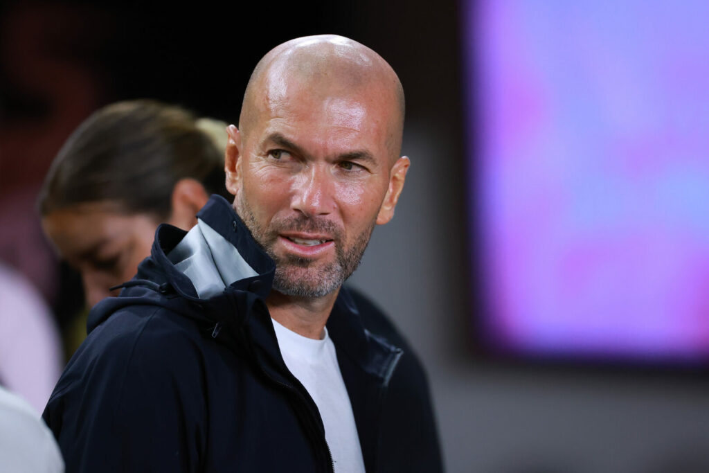 Zinedine Zidane will zurück auf die Trainerbank.