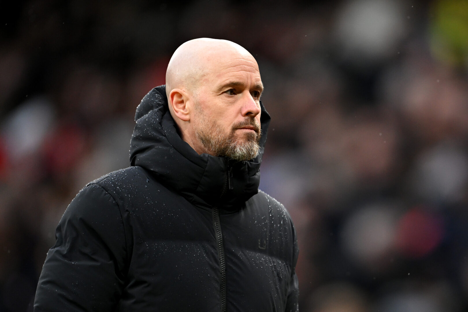 Nach zuvor vier Siegen in Folge verlor Manchester United am Wochenende mit 1:2 gegen den FC Fulham. TV-Analyst Jamie Carragher hatte Erik ten Hag darauf hin scharf kritisiert.