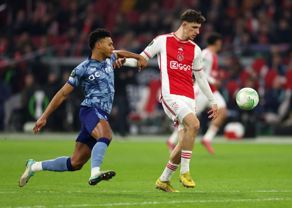 Conference League: Umkämpfte Partie zwischen Ajax Amsterdam und Aston Villa.