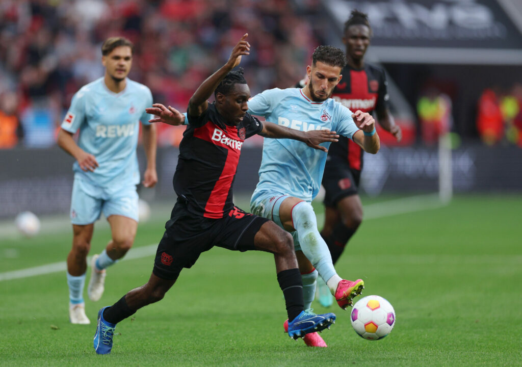 Szene aus dem Hinspiel in der Bundesliga zwischen Köln und Leverkusen