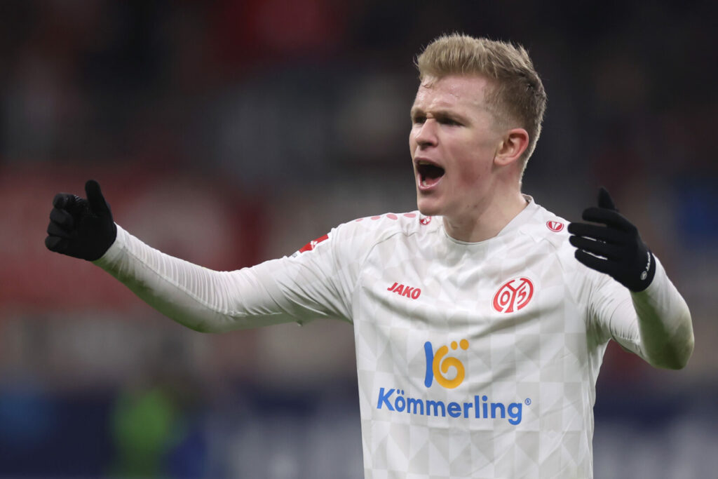 Jonathan Burkardt im Trikot von Mainz 05.