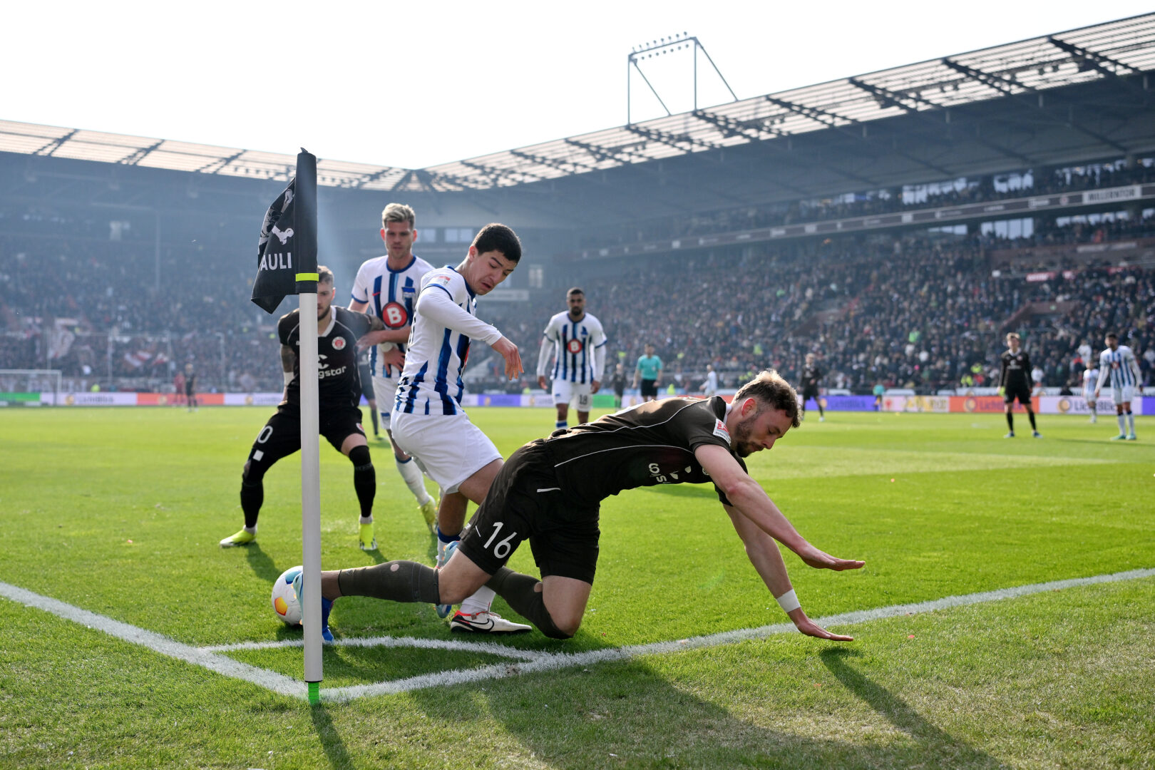2. Bundesliga: Wer steigt auf?