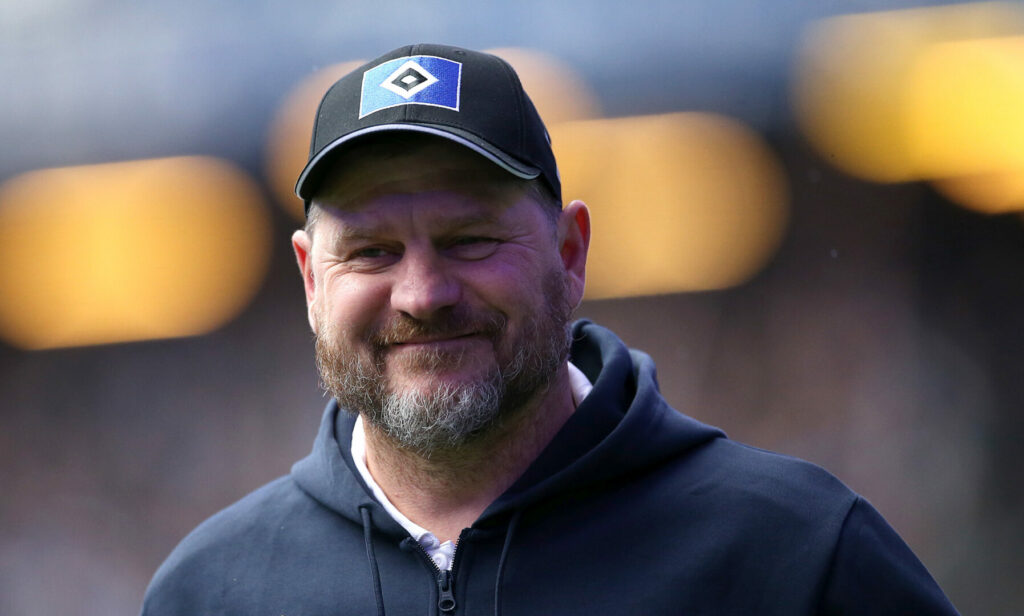 Der HSV befindet sich im mittlerweile sechsten Zweitliga-Jahr und muss erneut um die Rückkehr ins Oberhaus zittern. Neu-Coach Steffen Baumgart wurde verpflichtet, um den ehemaligen Dino zurück ins gelobte Land zu führen.