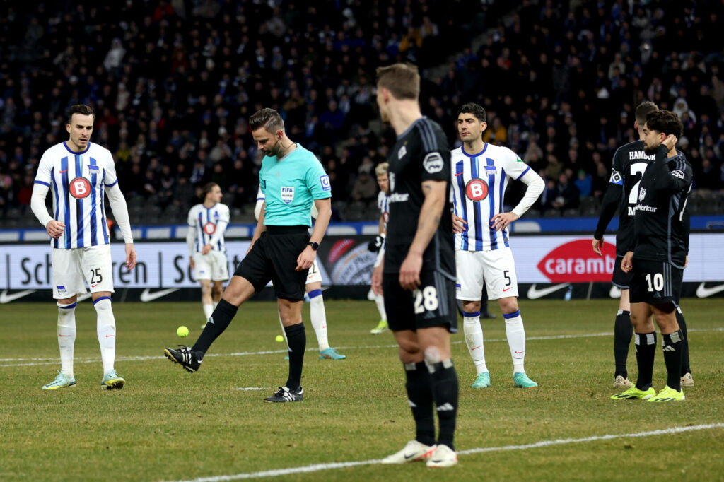 Der DFB verteilt Strafen für Tennisbälle.