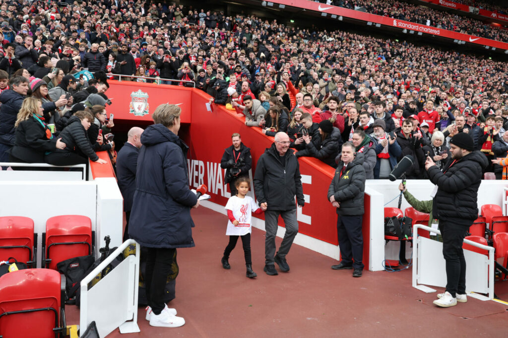 Einmal für Liverpool an der Seitenlinie: Todkranke Trainerlegende Eriksson erfüllt sich Lebenstraum