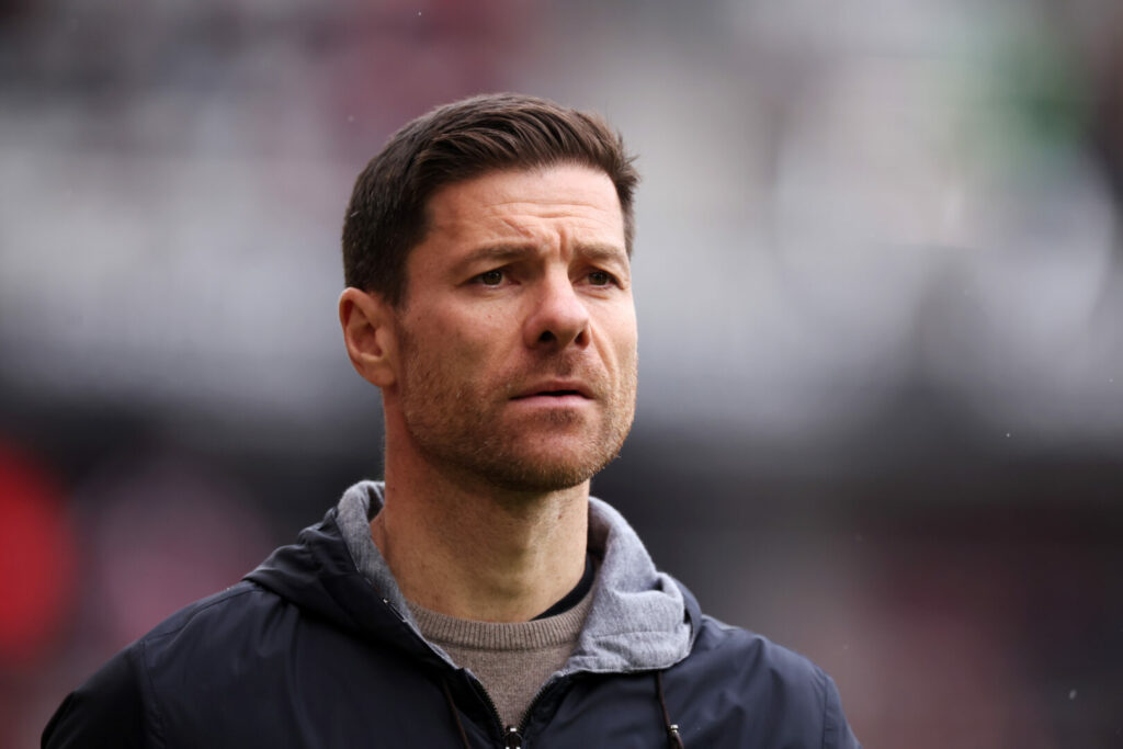 Xabi Alonso bleibt Trainer in Leverkusen.