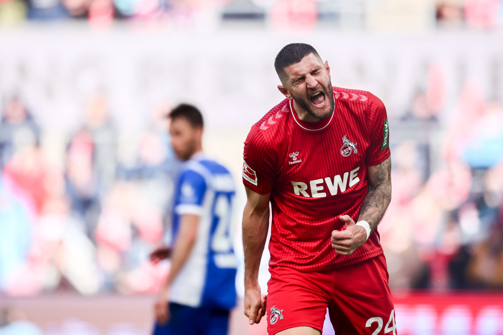 Nur noch vier Spiele zu gehen: Nach einer langen Woche ohne Fußball mit deutscher Beteiligung steht wieder ein Bundesliga-Wochenende samt zahlreicher Schlüsselspiele vor der Tür. Wir liefern euch wie gewohnt drei Thesen zum Spieltag.