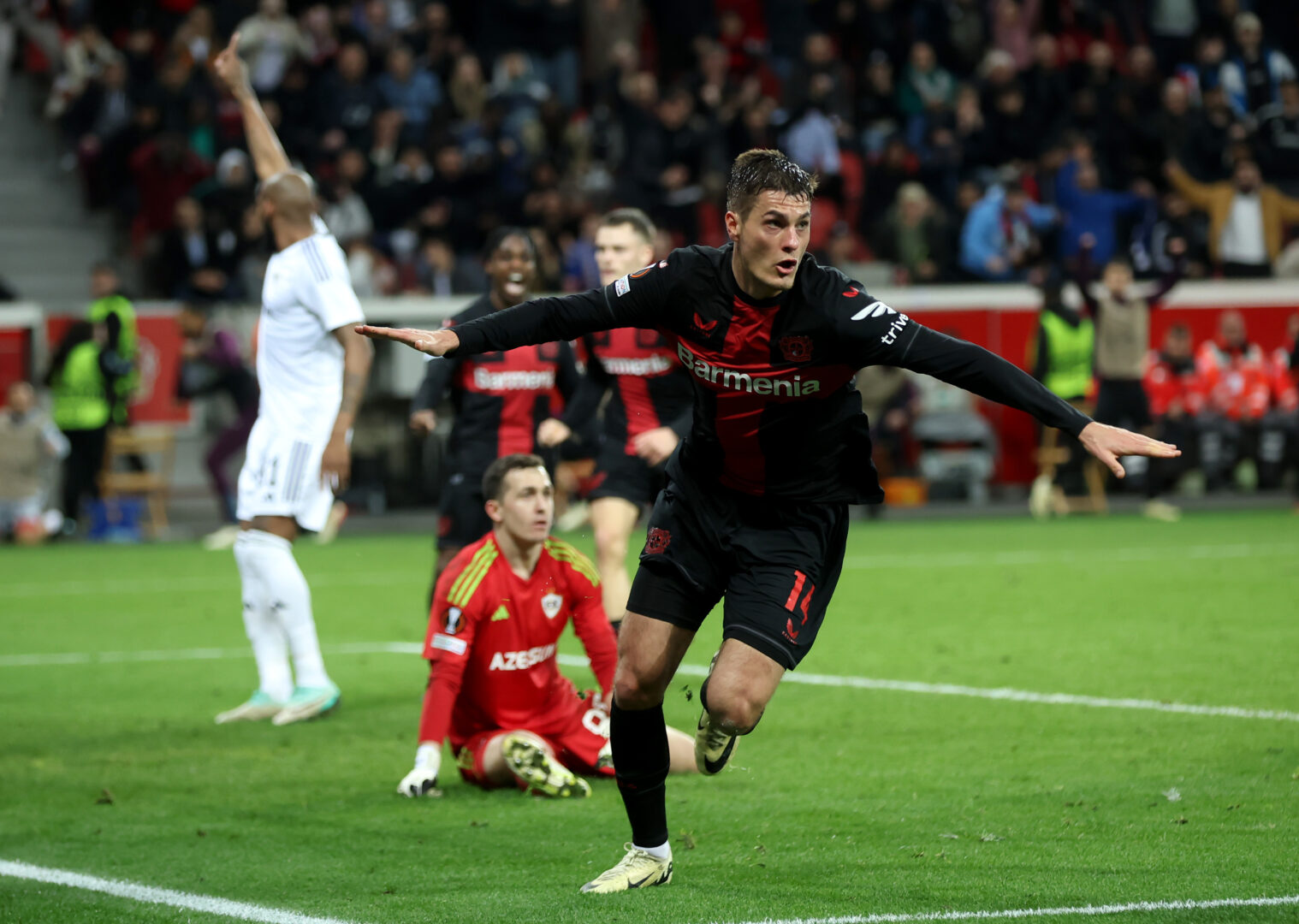 Bayer 04-Stürmer Schick schließt Wechsel aus und will um Stammplatz kämpfen
