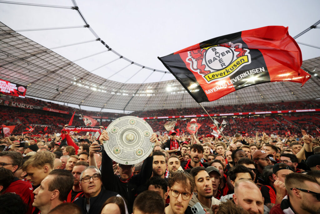 Bayer 04 Leverkusen feiert den ersten Meistertitel der Vereinshistorie