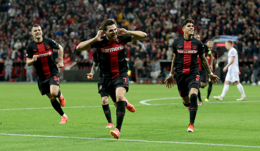 Bayer Leverkusen gewinnt mit 2:0 gegen West Ham United.