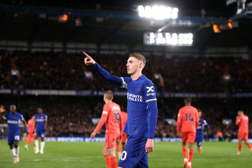 Cole Palmer bejubelt seinen Treffer.