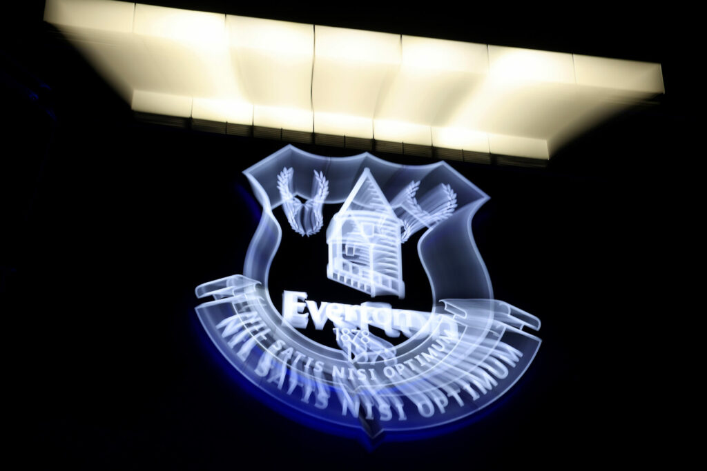 Die Übernahme des FC Everton verzögert sich abermals.